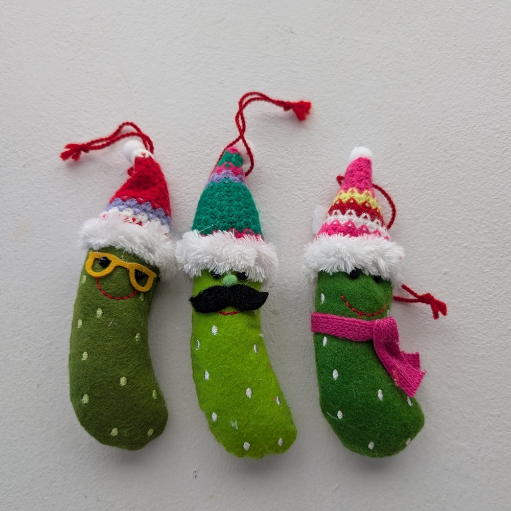 NEW 3 pcs Pack Green Felt Pickle Christmas Tree Ornaments